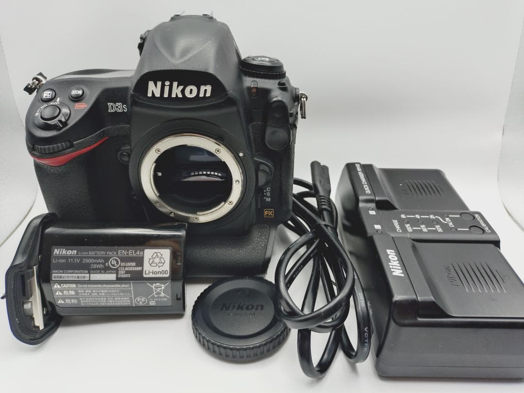 Nikon ニコン D3S デジタル一眼レフカメラ 本体 充電器付き