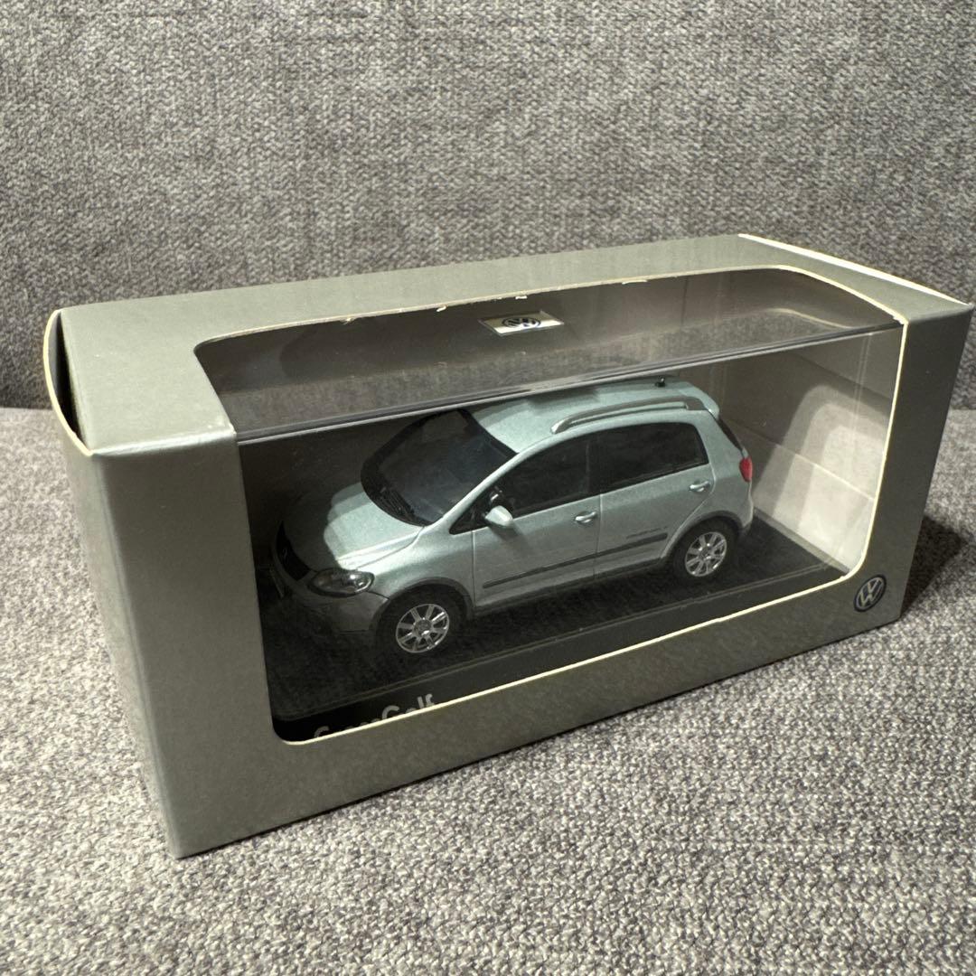 激レア Volkswagen Cross Golf ミニカー 1/43