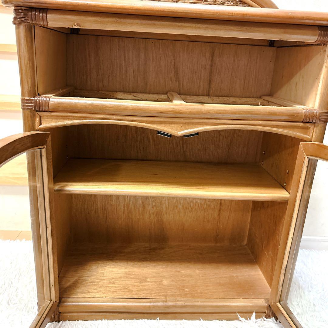 ラタン 籐家具 サイドボードチェスト ヴィンテージ ガラス扉 引き出し