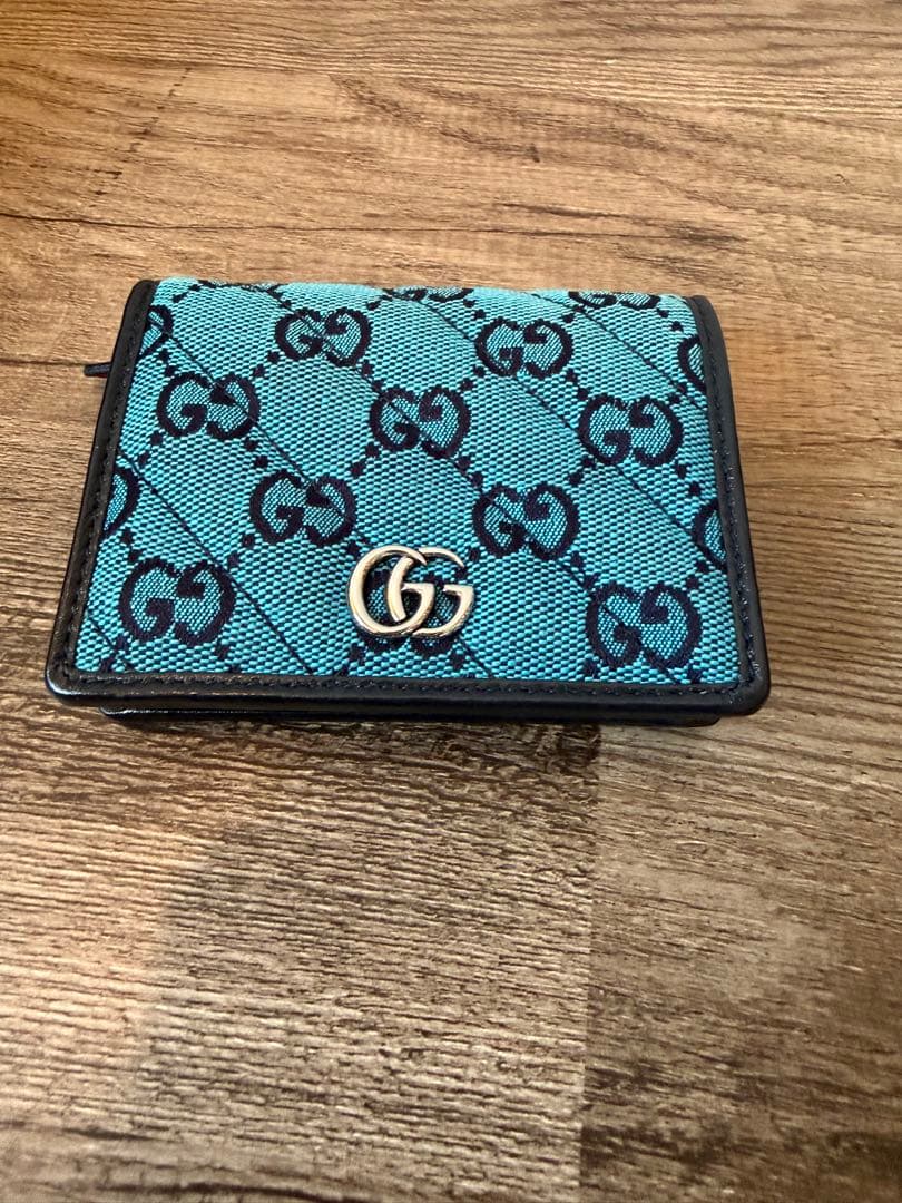 GUCCI グッチ　二つ折り財布 青 ピンク GGパターン
