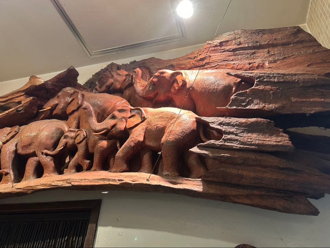 タイ伝統木彫｜老木チーク一木彫大レリーフ ｜店舗什器｜一点物｜幅145｜商売繁盛