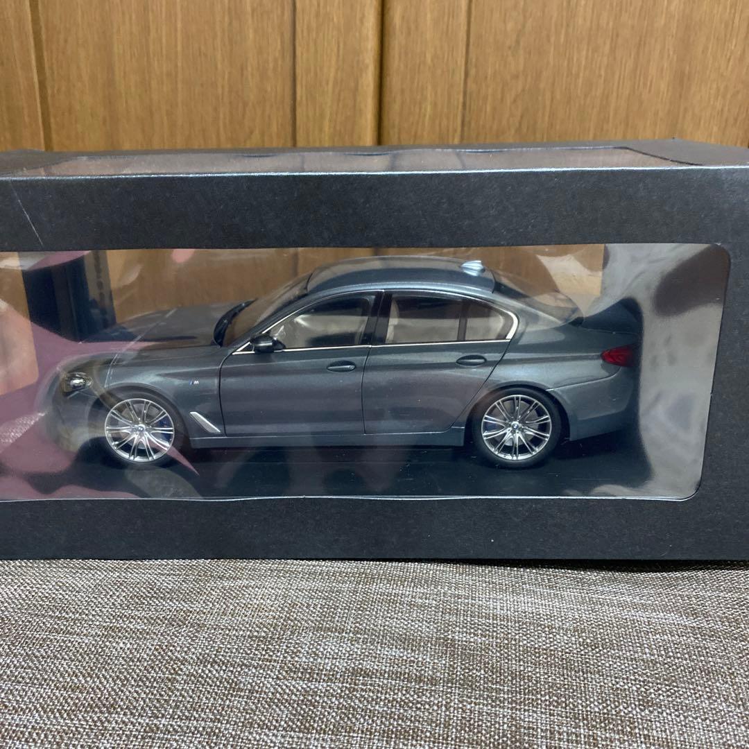 BMW 5シリーズ　1/18ミニカー