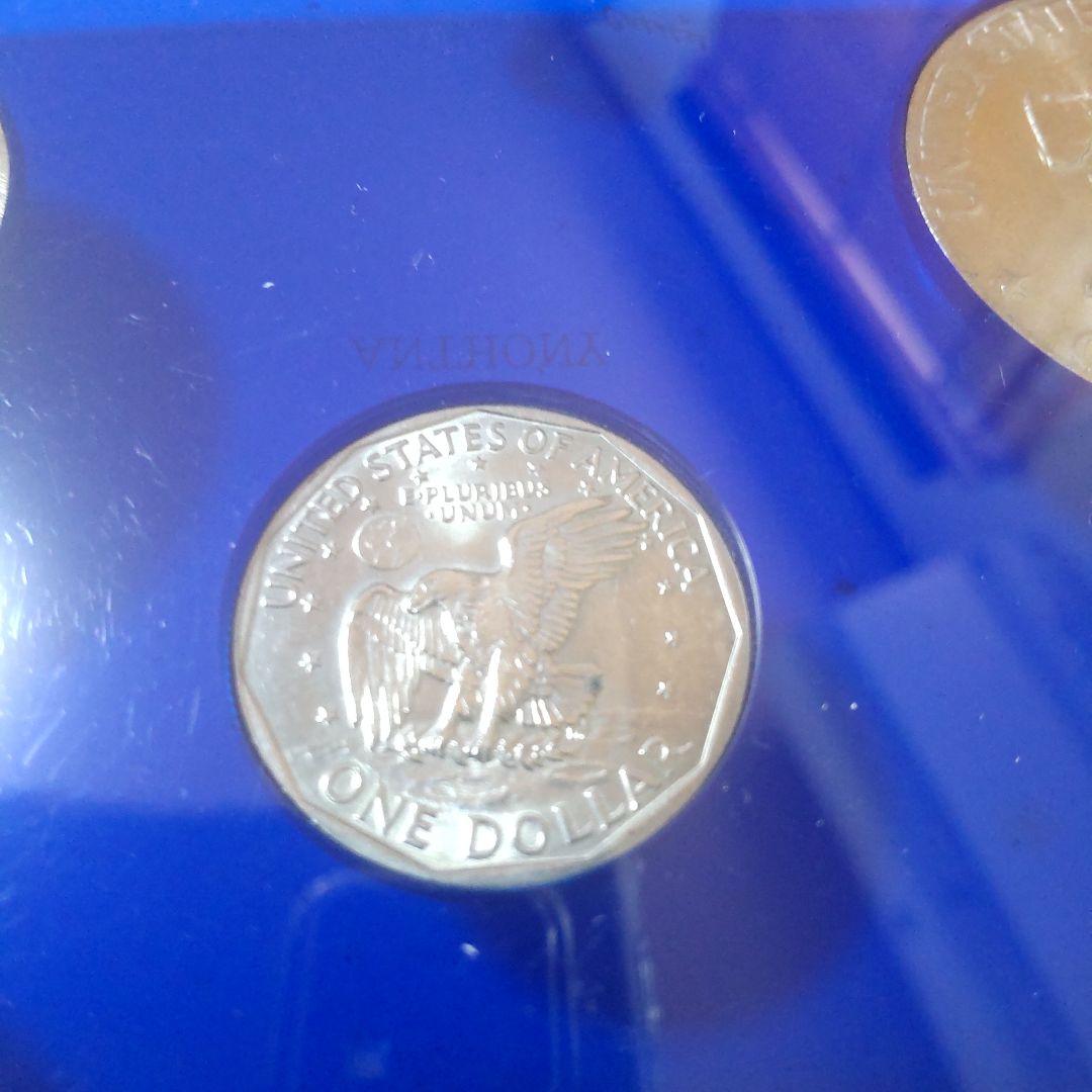 アメリカ合衆国20世紀の銀製ドルセット