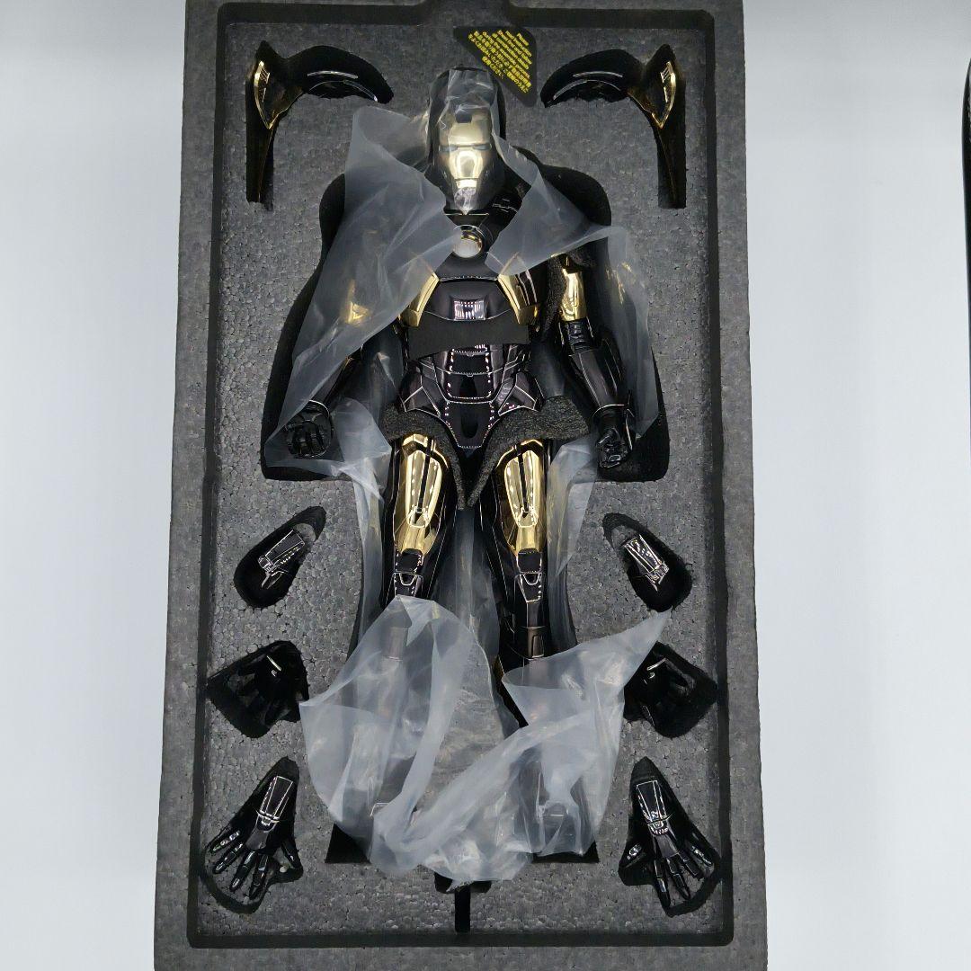 ホットトイズ DIECAST アイアンマン・マーク7（ブラック＆ゴールド版）