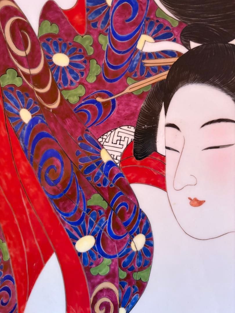 大皿　女性が描かれた大きな飾り皿