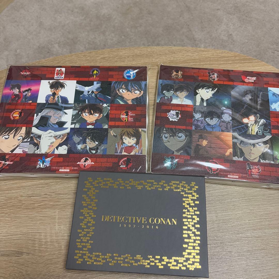 劇場版名探偵コナンのキャンバスアートとピンバッジコレクション