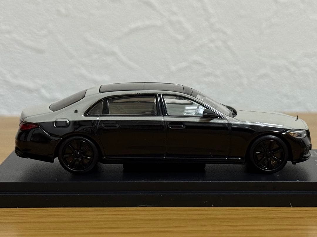 メルセデス マイバッハ Sクラス 1/64 ALMOST REAL ARbox