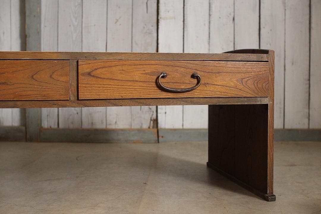 古い木製の机　引き出し2杯　ローテーブル　サイドテーブル　作業台　古家具　古民家