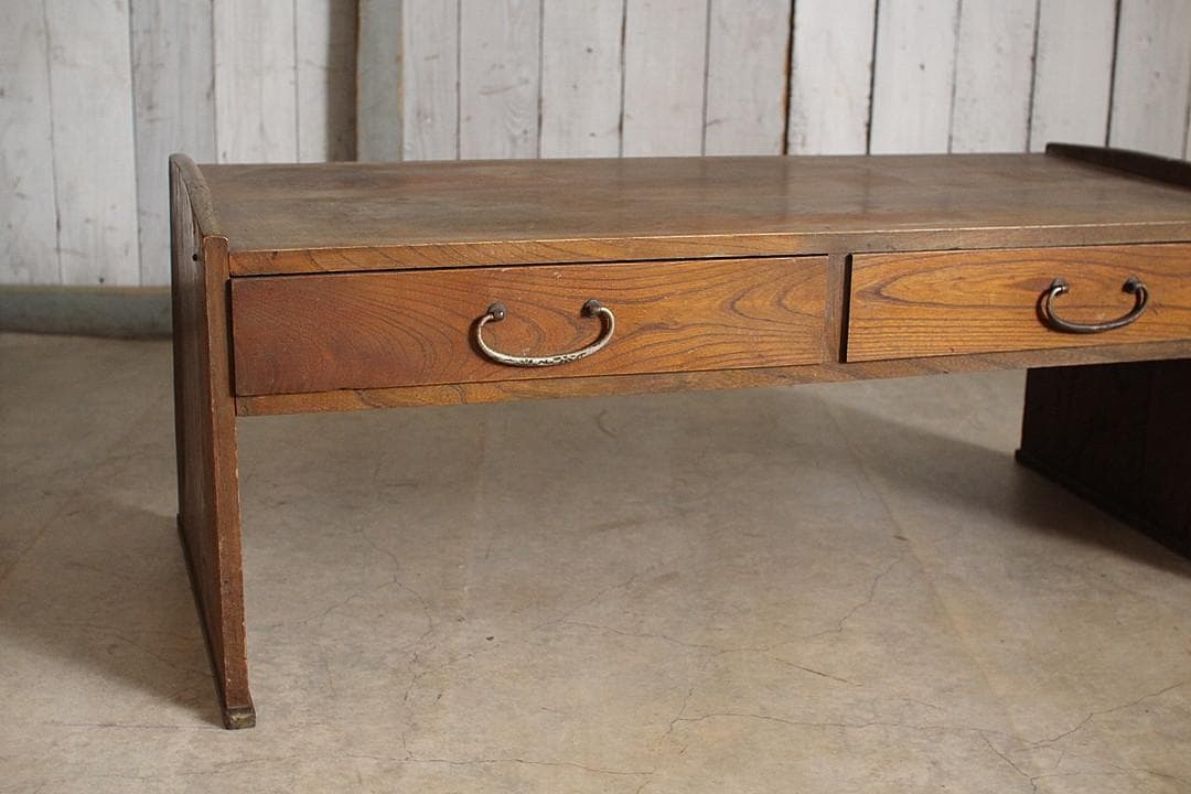 古い木製の机　引き出し2杯　ローテーブル　サイドテーブル　作業台　古家具　古民家