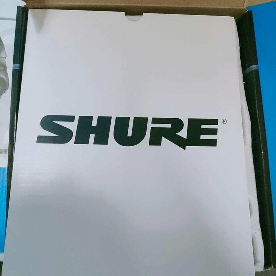 SHURE SRH440 プロフェッショナルスタジオヘッドフォン　シェア