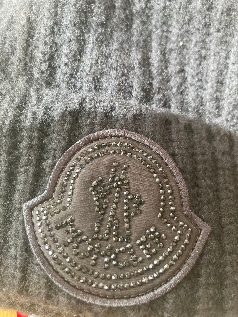 chasモンクレールニット帽