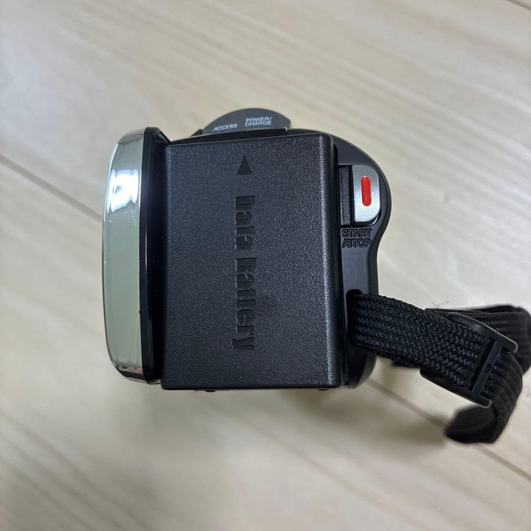 JVC Everio FULL HD ビデオカメラ 本体　GZ-HM133