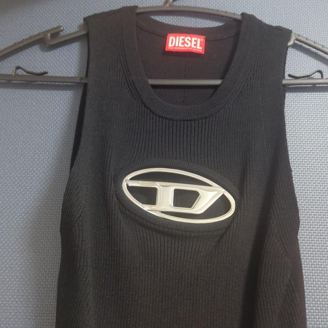 DIESEL ブラック トップス　Mサイズ
