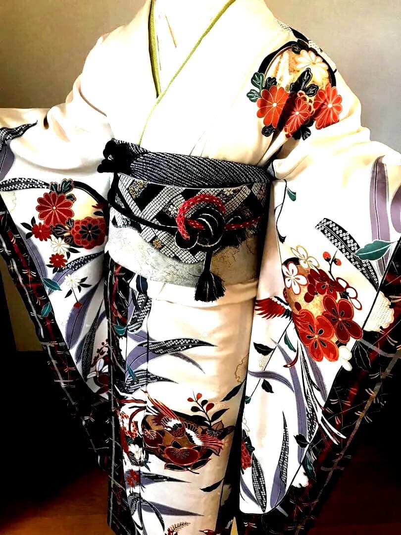 振袖フルセット　正絹　9点 白　伝統祝い花　尾長鶏　シックカッコイイ‼️振袖セット