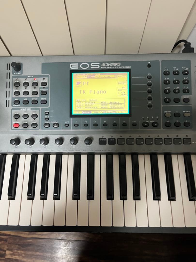 Yamaha EOS 2000 シンセサイザー