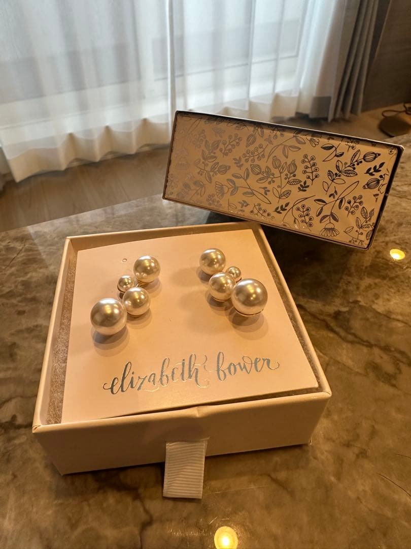 【Elizabeth Bower 】Bubble Studゴールド イヤリング