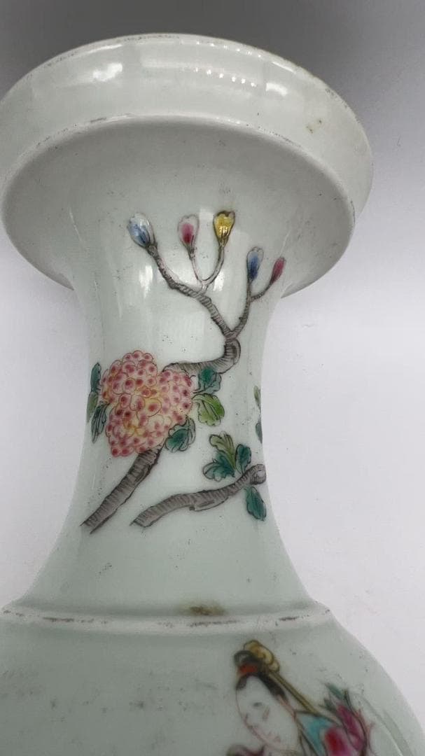 清嘉慶時代 【大清嘉慶年製】在銘 粉彩人物物語文盤口瓶 景徳鎮　花瓶 (Y-5)