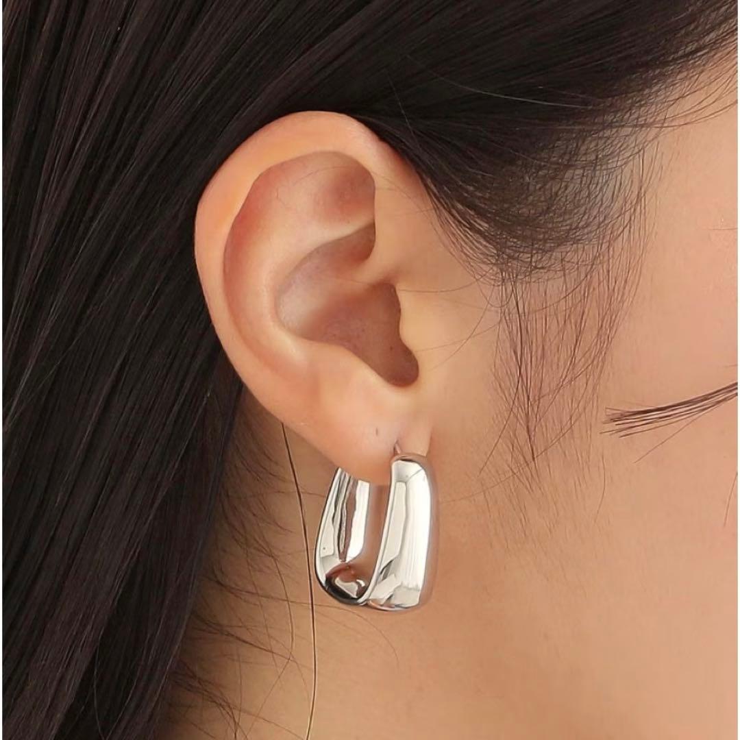 【COCOSHNIK】シルバー ホロウフープピアス トラペーズ