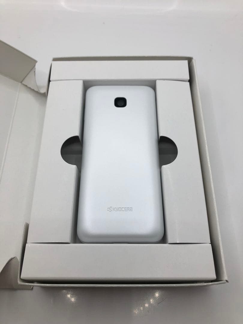 au　GRATINA KYF42 　ホワイト　4G ガラケー　☆未使用☆