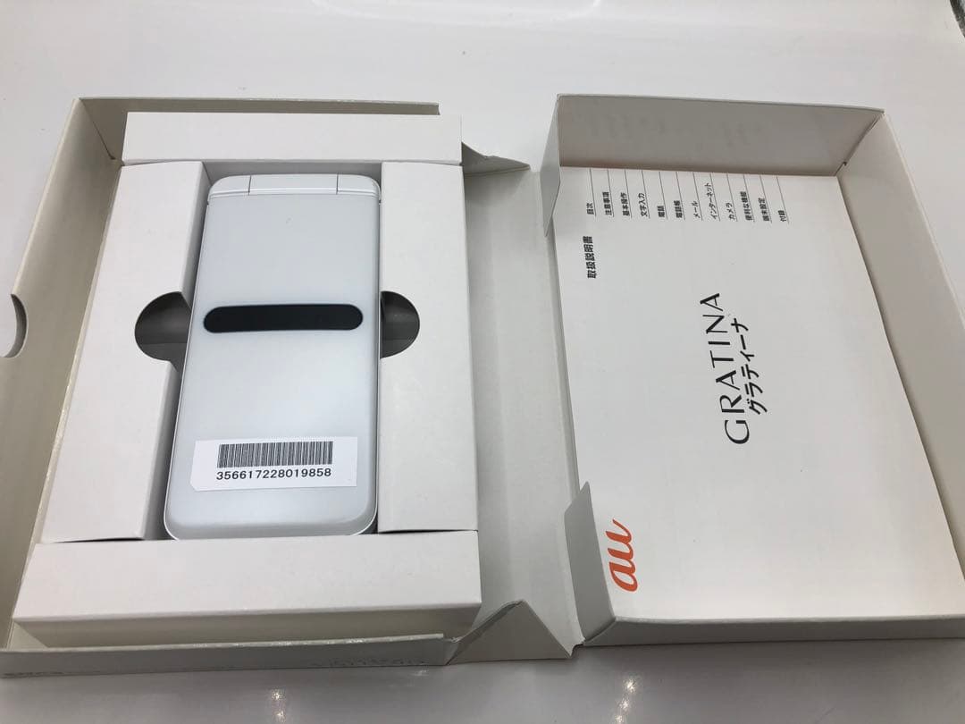 au　GRATINA KYF42 　ホワイト　4G ガラケー　☆未使用☆