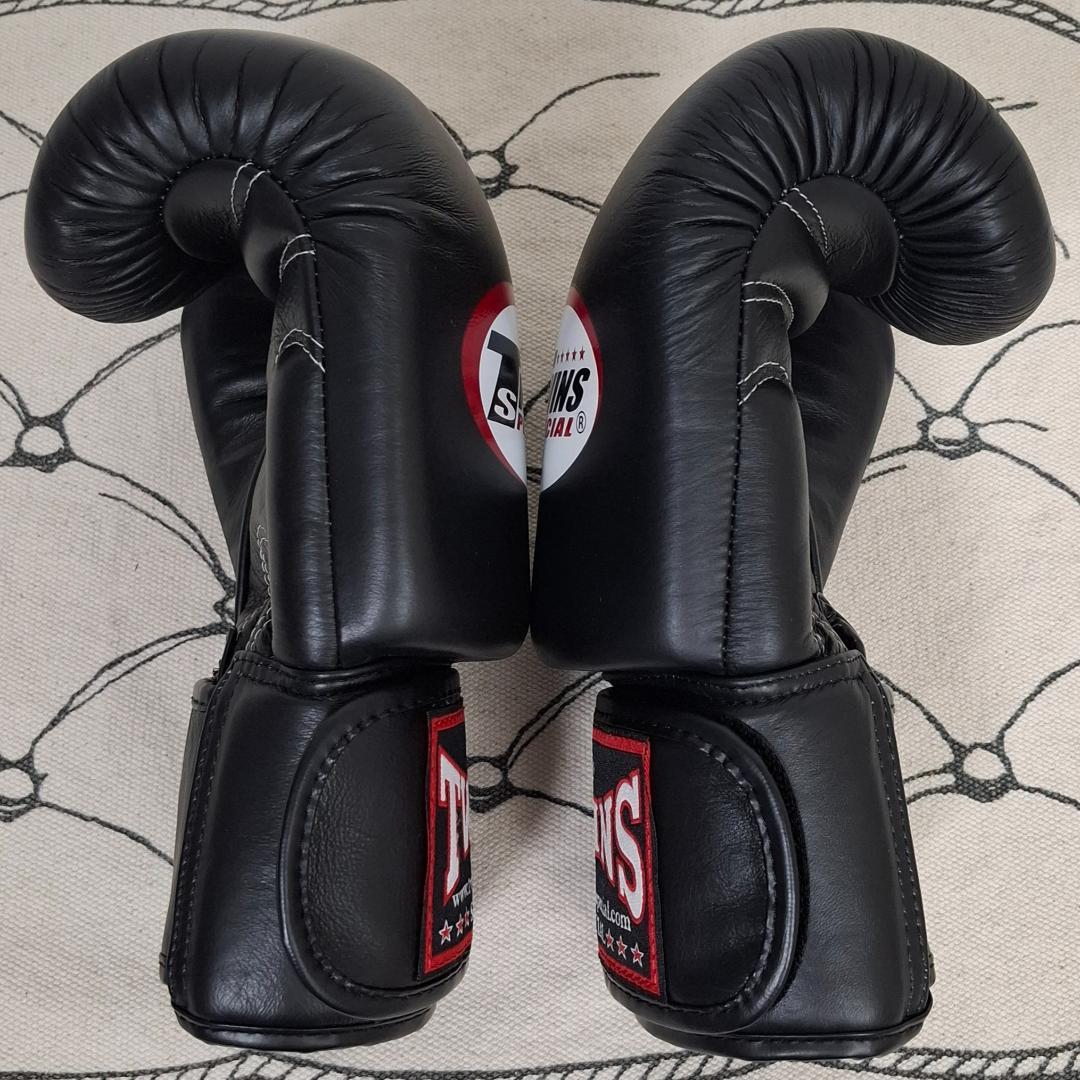 【美品】TWINS SPECIAL ボクシンググローブ 8oz
