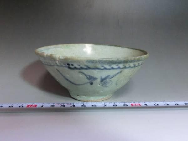 碗■古い染付平茶碗 唐草文 安南 お茶道具 古玩 唐物 中国 時代物 骨董品■
