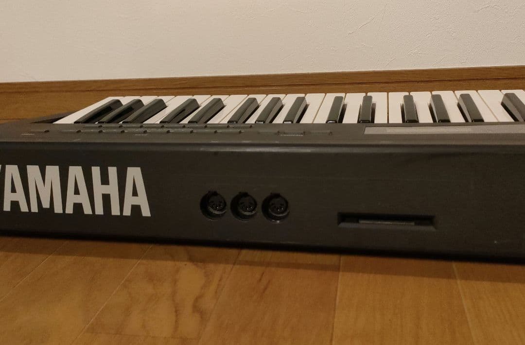 YAMAHA シンセサイザー SY35 ※本体+収納ケース+ACアダプター付