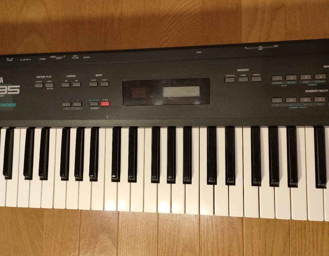 YAMAHA シンセサイザー SY35 ※本体+収納ケース+ACアダプター付