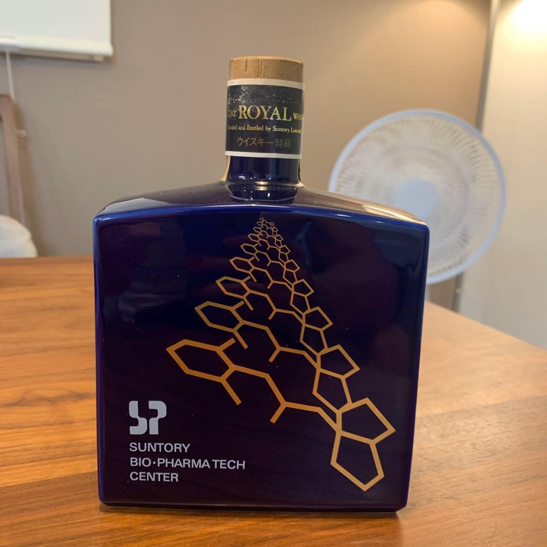 サントリーウイスキー　ローヤル　医療センター竣工記念ボトル　陶器　未開封