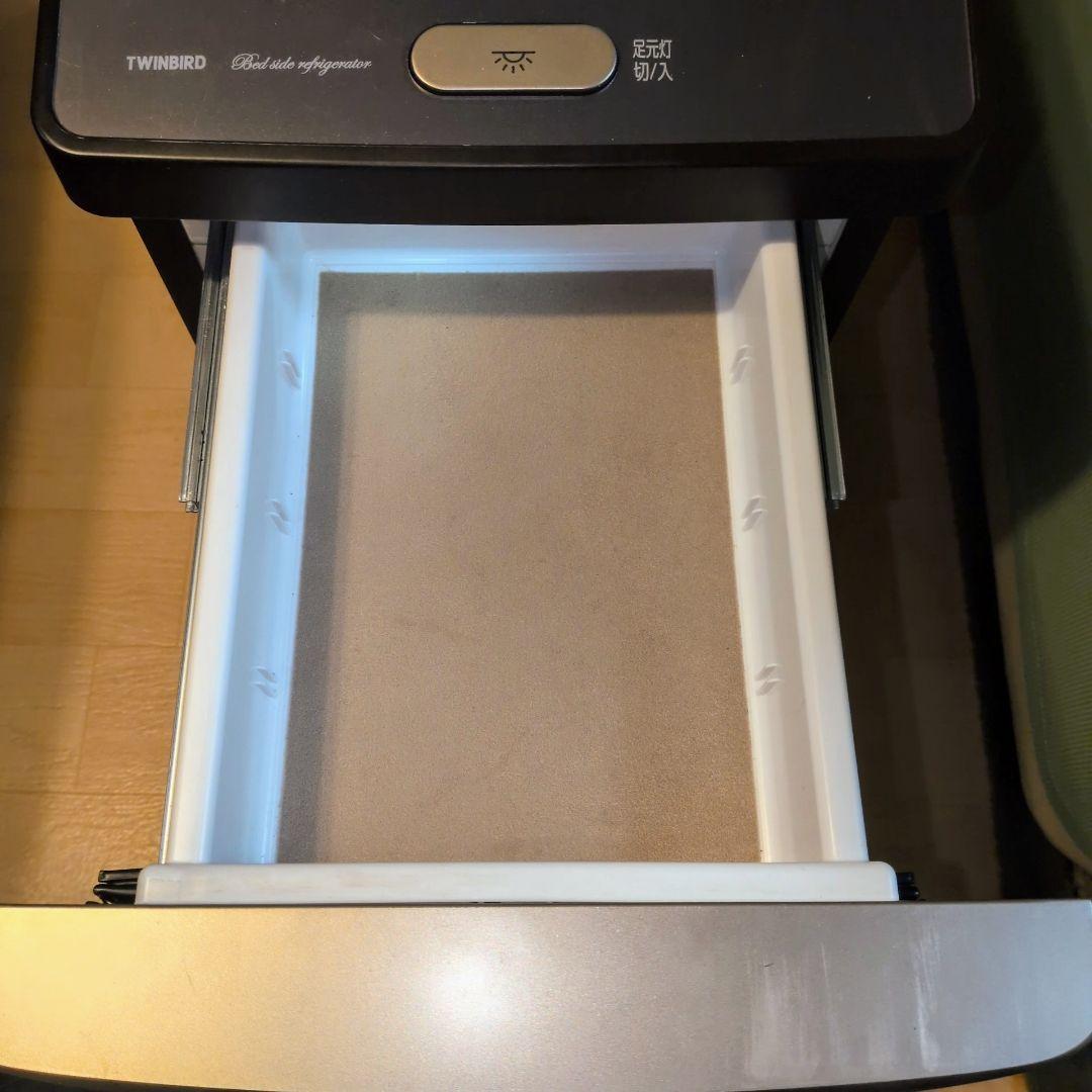 ツインバード　ベッドサイド冷蔵庫 HR-D282 [17L /引き出しタイプ]