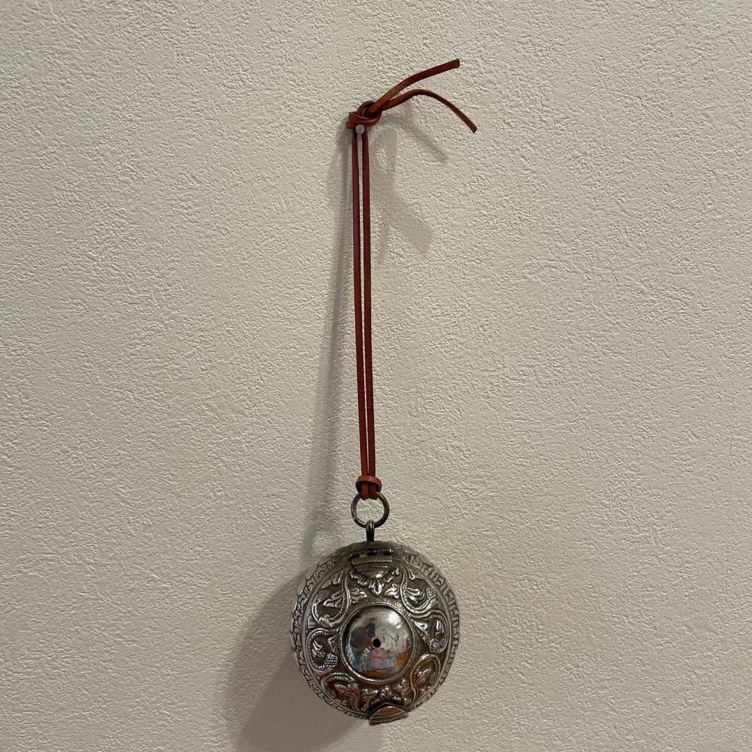 フローレス島 古民具 銀製噛みタバコ用具ガンビル入れ