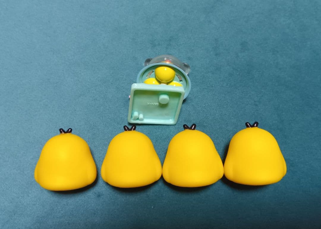 キイロイトリ ぬいぐるみ缶バッジ 鈴 ストラップ 他26点セット 匿名配送