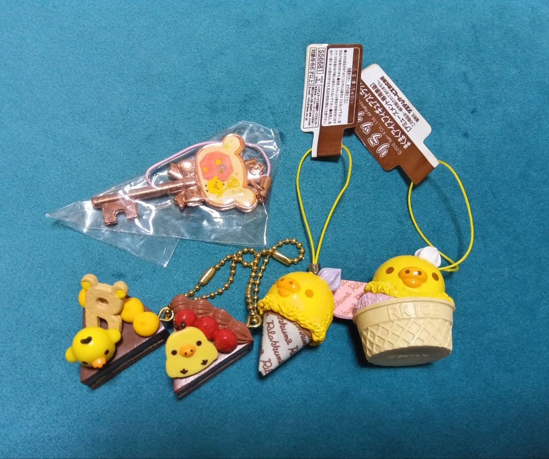 キイロイトリ ぬいぐるみ缶バッジ 鈴 ストラップ 他26点セット 匿名配送