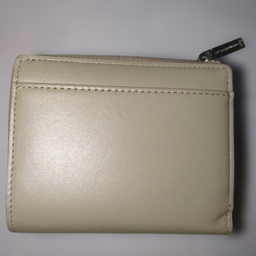 セール　新品　マンハッタナーズ　折り財布　　アンパイアロックを闊歩する　猫