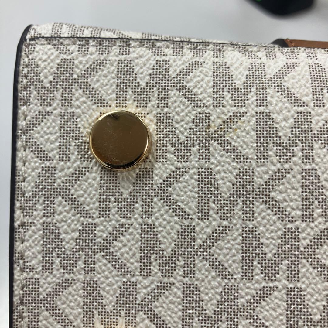 E1-1-01 MICHAEL KORS ロゴ入りバッグ