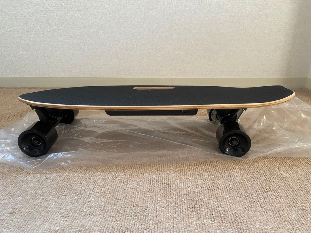 Denska 電動スケボー 木製デッキ ブラックホイール
