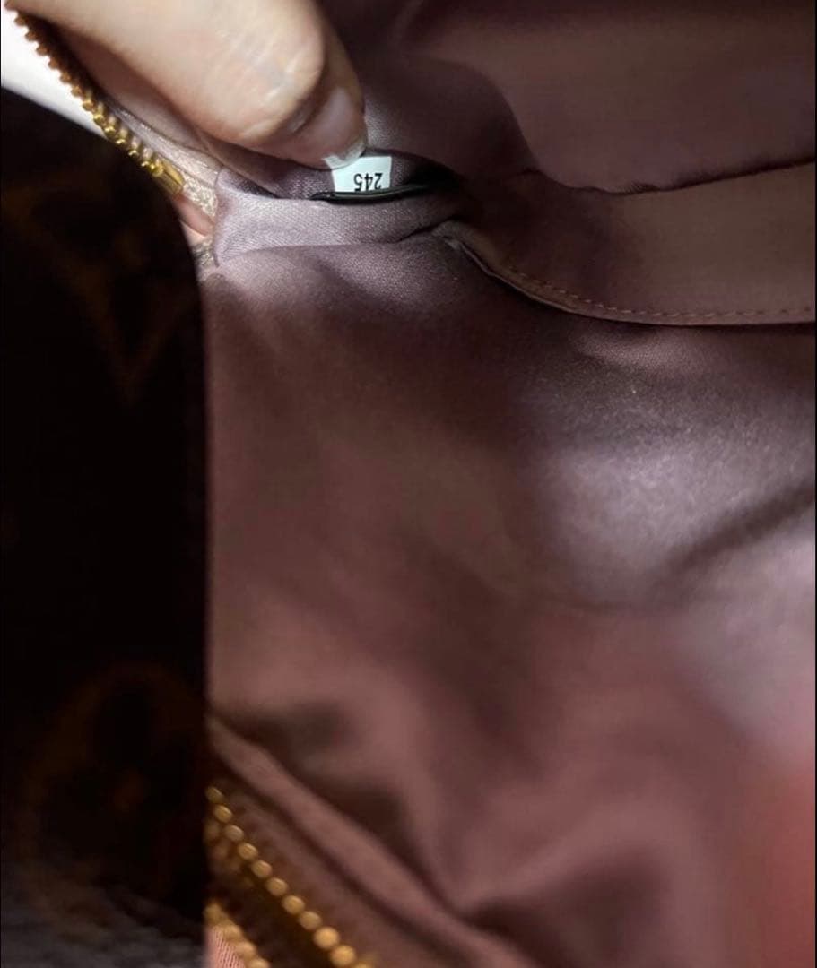 MIU MIU ミュウミュウ　 ピンク ショルダーバッグ　ポシェット