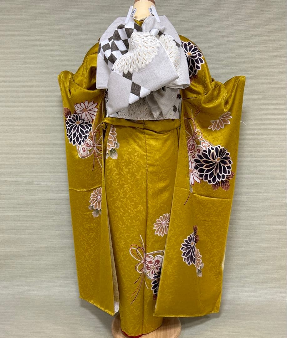 からし色　シックな菊の柄の振袖フルセット