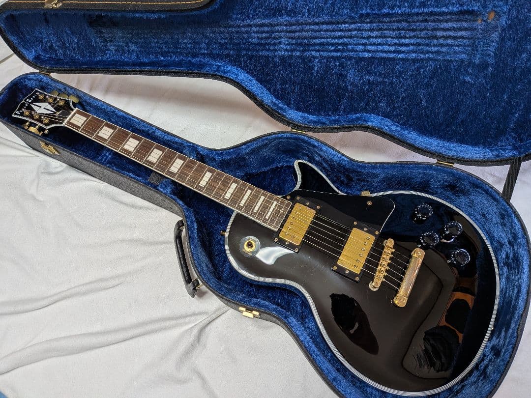 ハードケース付き　レスポールカスタムモデル