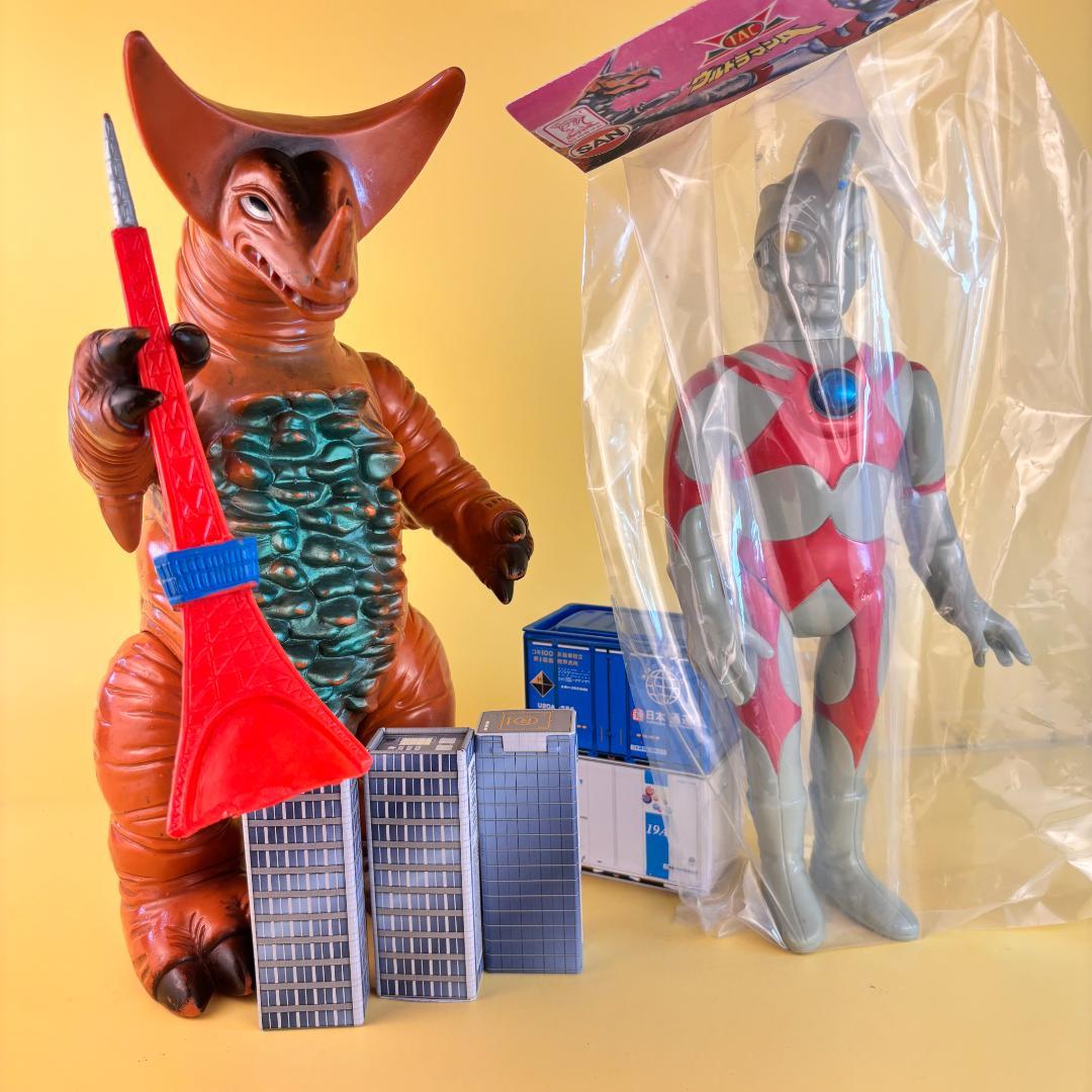 Ken　マルサン ウルトラマンエース 450 グレー ゴモラ東京タワー付き