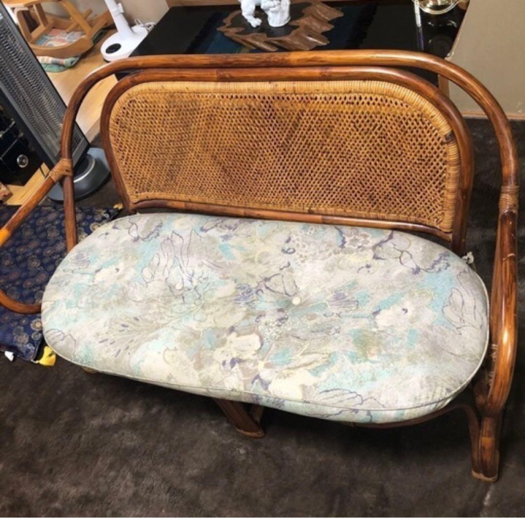 ラタン製二人掛けソファ フラワーパターン