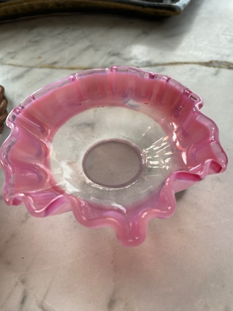 フランス　アンティーク　ピンクのオパリン　小さなガラス灯　アトリエランプ