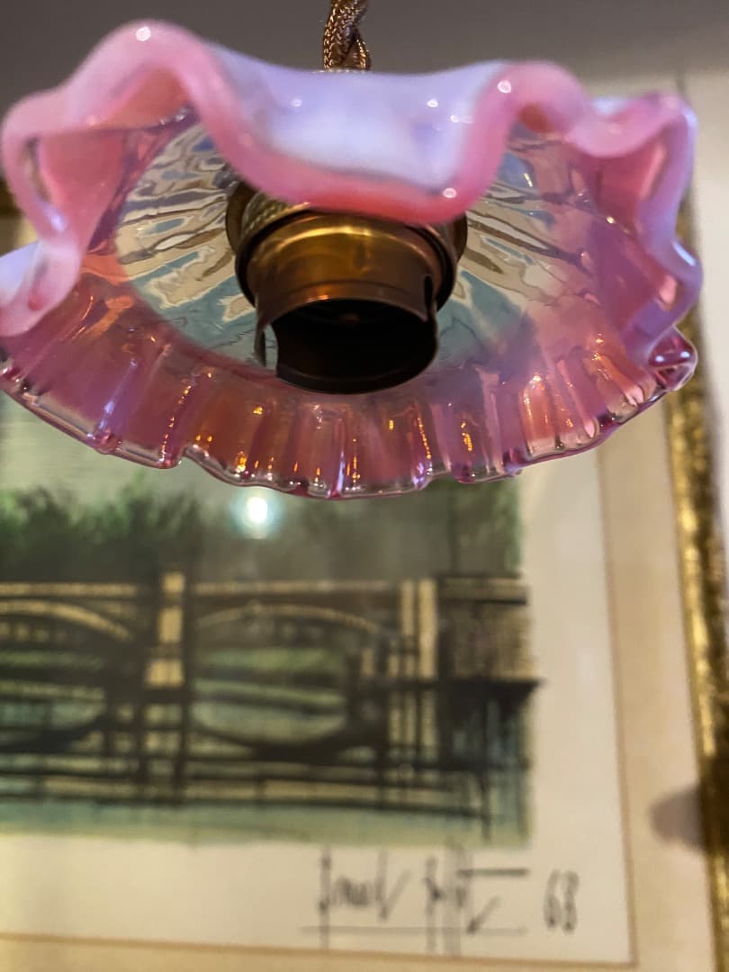 フランス　アンティーク　ピンクのオパリン　小さなガラス灯　アトリエランプ