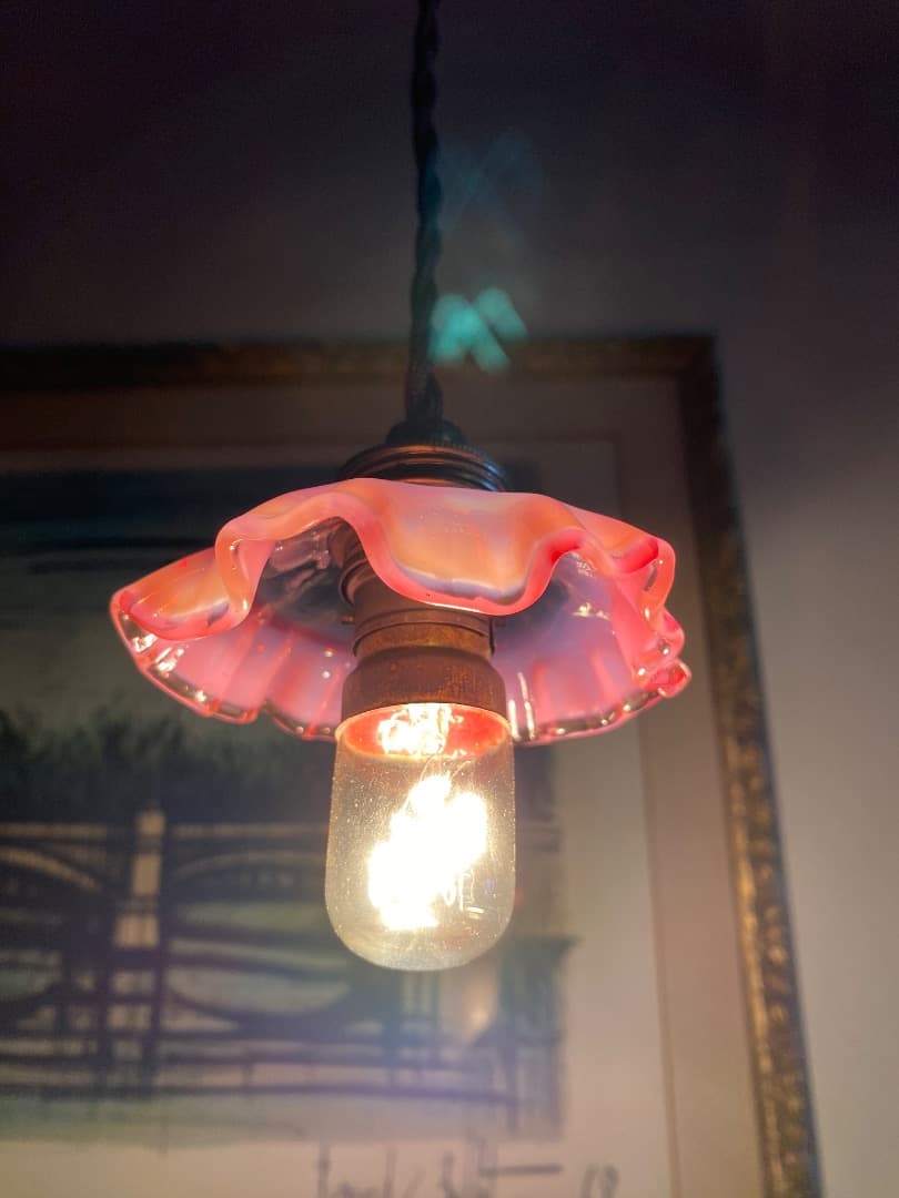 フランス　アンティーク　ピンクのオパリン　小さなガラス灯　アトリエランプ