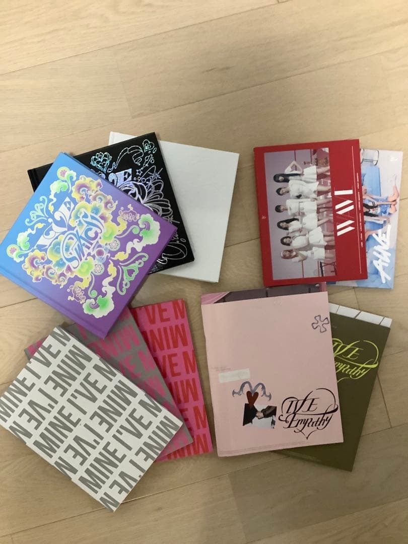 IVE イソ　グッズ　まとめ売り　ぬいぐるみ　うちわ　アルバム