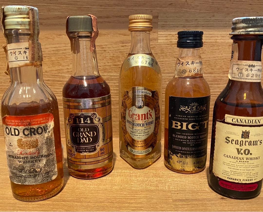 m*7様 希少！ルイ13世ミニチュアバカラボトル&古酒ミニチュアボトル100本！