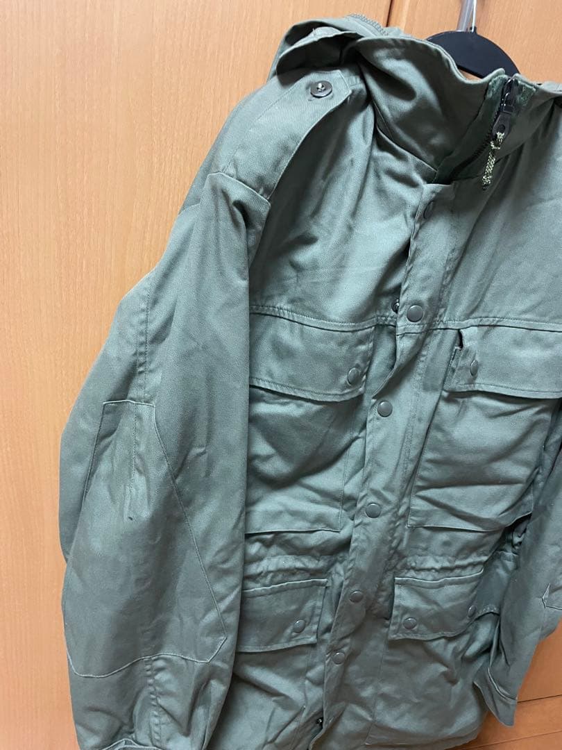 実物スイス軍  マウンテンパーカー  ミリタリージャケット  ユーロミリタリー