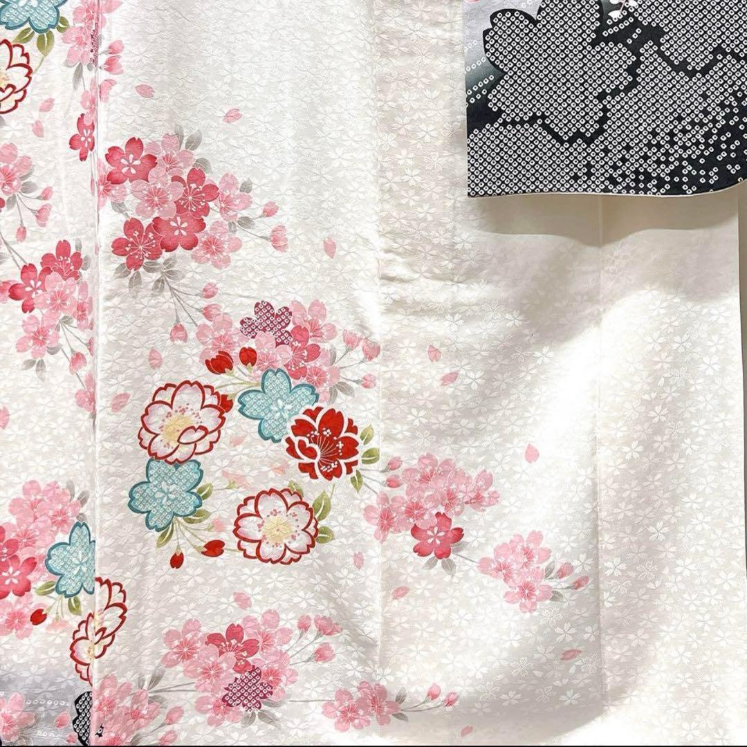 桜花模様の振袖　着物　晴れの日　成人式　卒業式