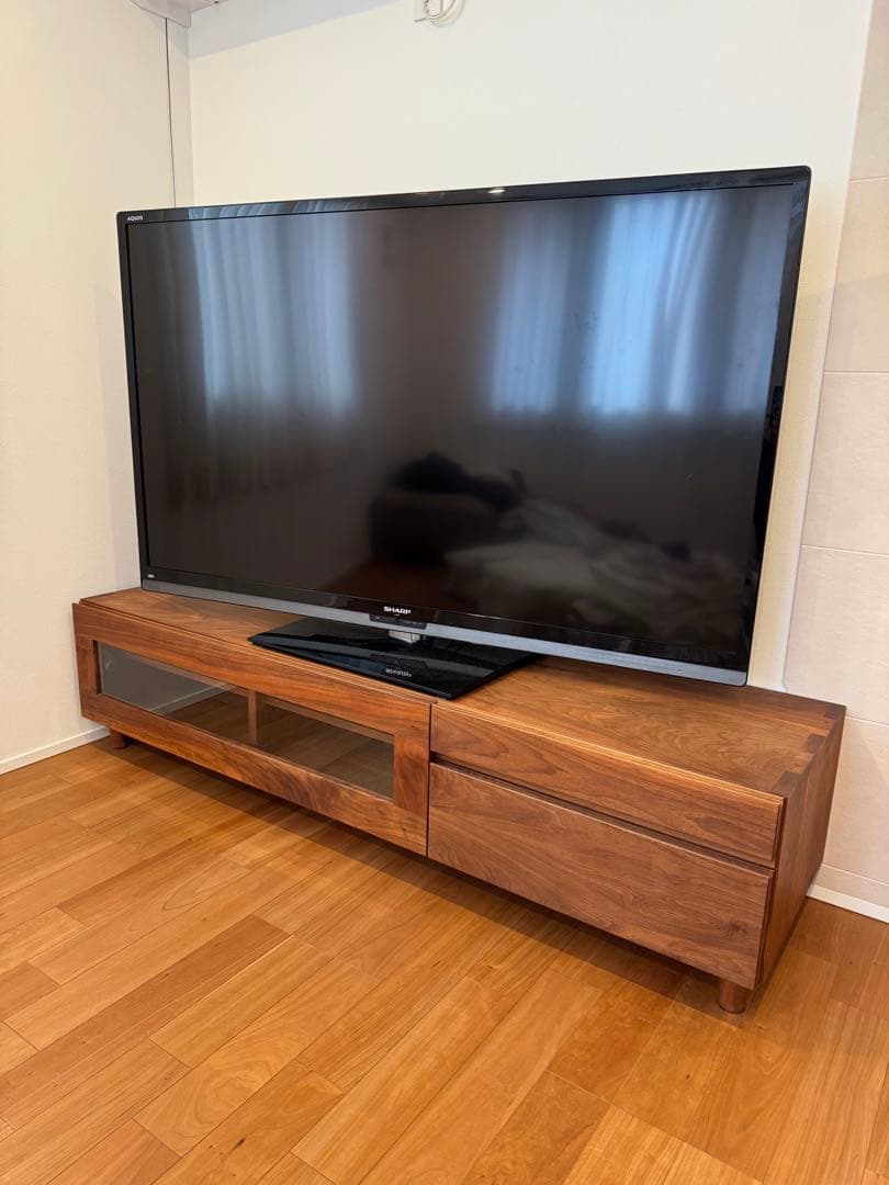 世田谷　城南エリア　受け渡しのみ　無垢材ウォールナット テレビ台 モダンデザイン