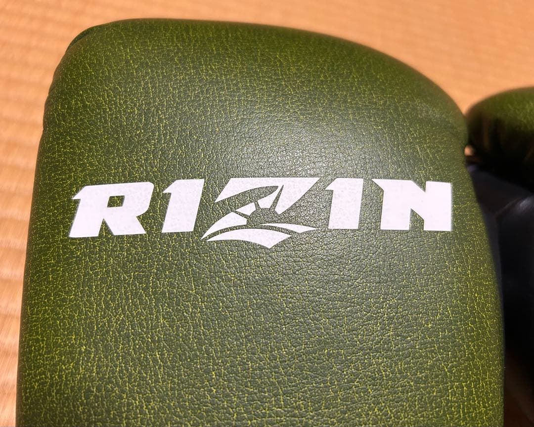 RIZINキック ボクシンググローブ 8オンス